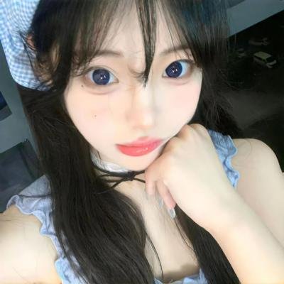 戴脚镣的女孩